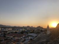 Vista Parcial da cidade de Quixada a partir da Pedra do Cruzeiro, mostrando a igreja Matriz. Foto: Luis Carlos Freitas, 2019