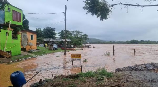 Rio Doce em Governador Valadares entrou na cota de alerta